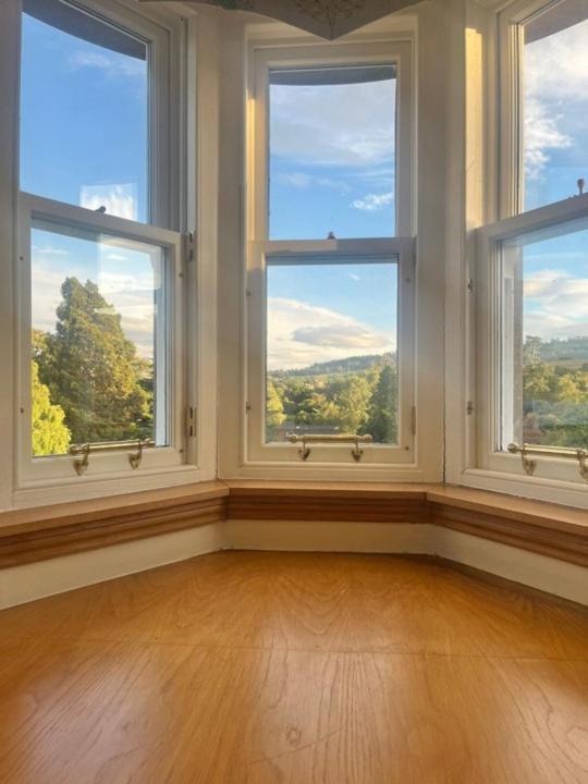 Lomond Castle Penthouse Apartment Лус Екстериор снимка