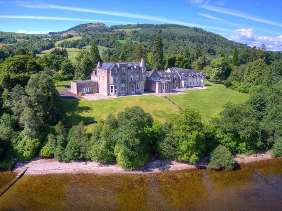 Lomond Castle Penthouse Apartment Лус Екстериор снимка
