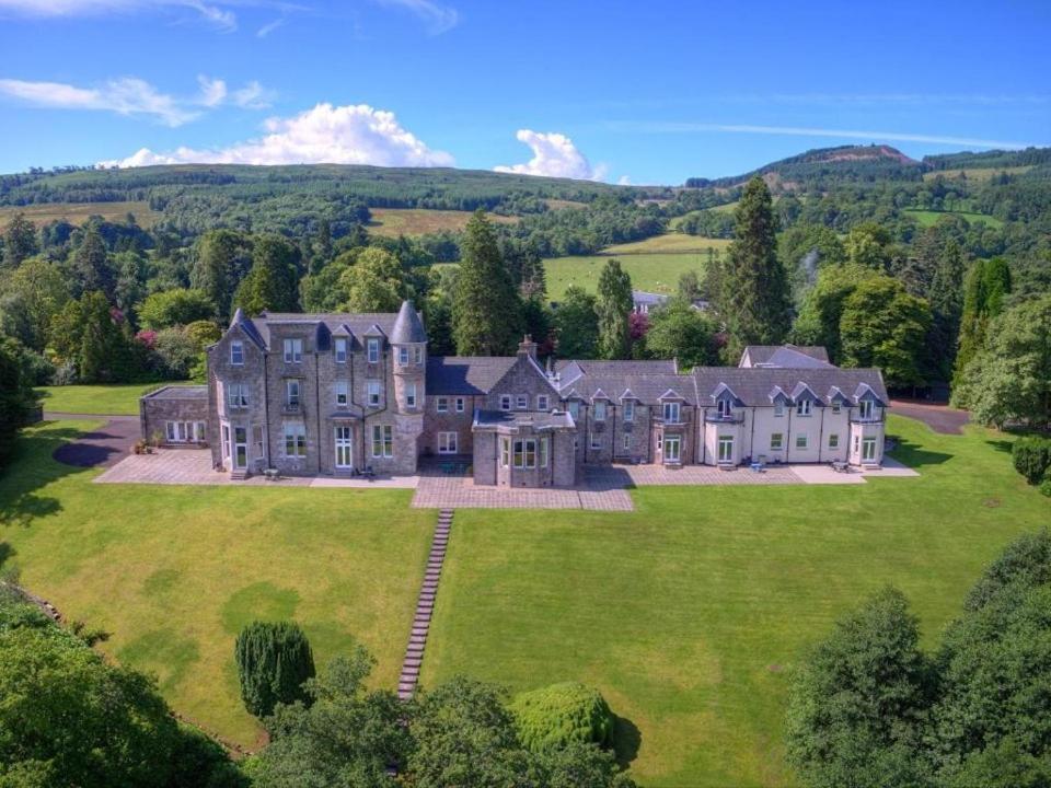 Lomond Castle Penthouse Apartment Лус Екстериор снимка
