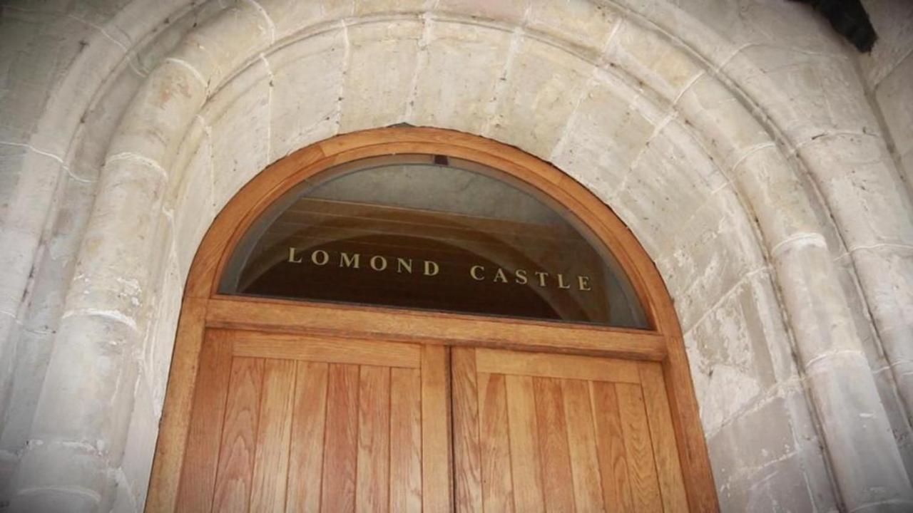 Lomond Castle Penthouse Apartment Лус Екстериор снимка