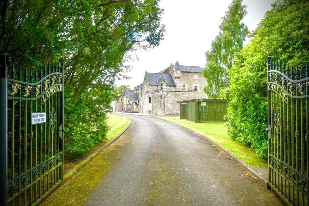 Lomond Castle Penthouse Apartment Лус Екстериор снимка