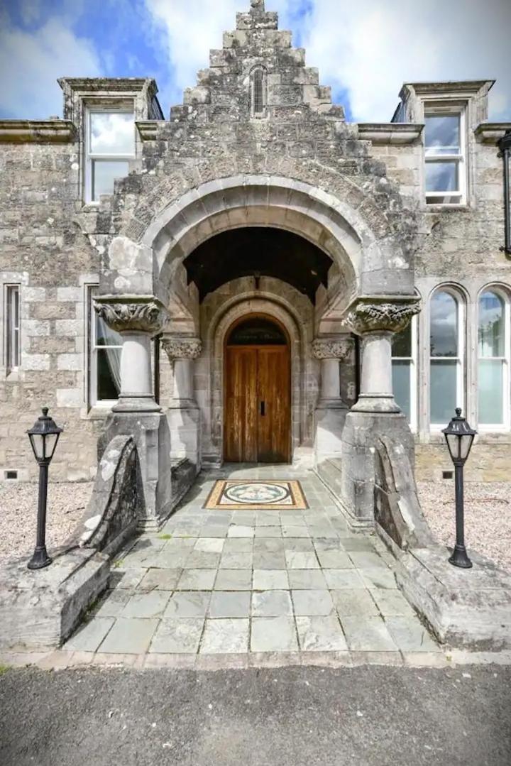 Lomond Castle Penthouse Apartment Лус Екстериор снимка